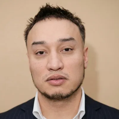 Актёр, 38 лет