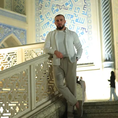 Актёр, 27 лет
