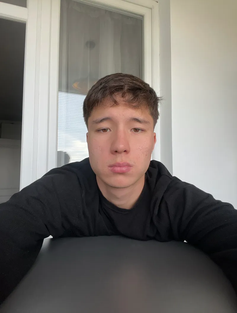 Актёр, 20 лет