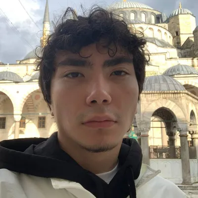 Актер, 19 жас