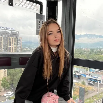 Актриса, 23 года