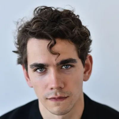 Актер, 27 жас