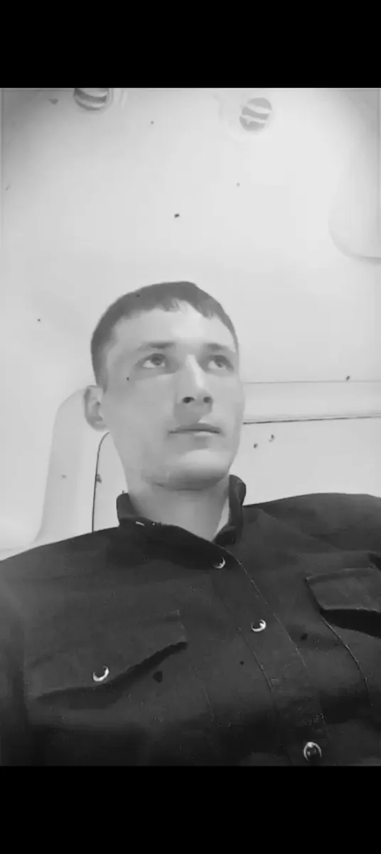 Актёр, 27 лет