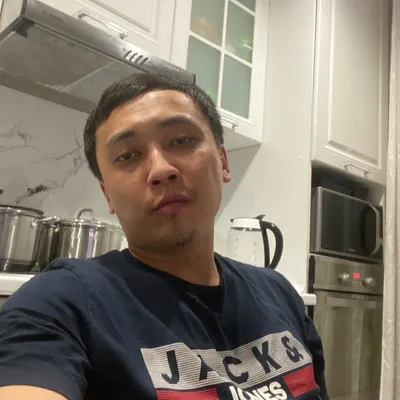 Актер, 34 жас
