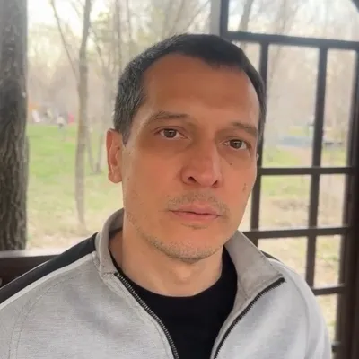 Актёр, 45 лет