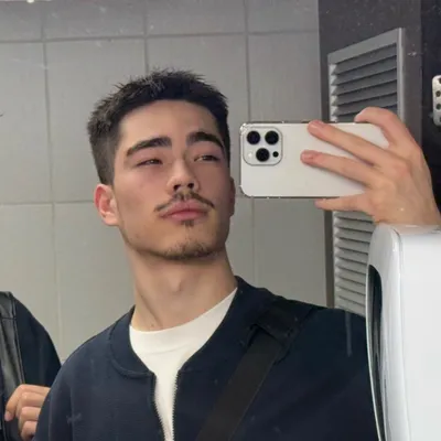 Актер, 21 жас
