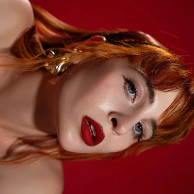 Актриса, 23 года