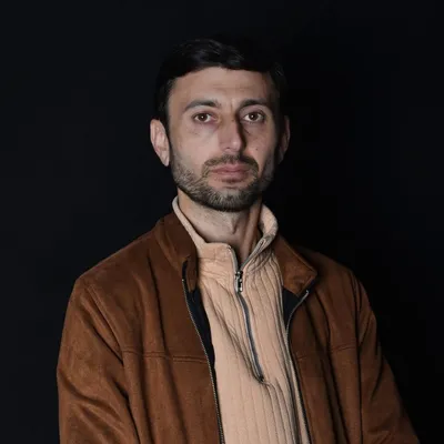 Актер, 37 жас