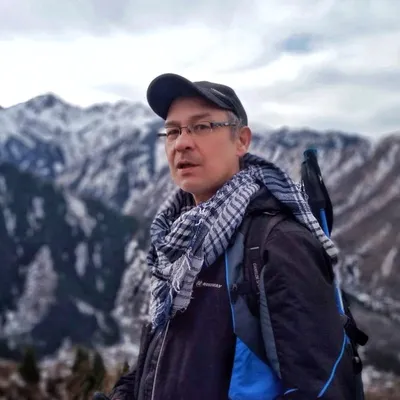 Актёр, 58 лет