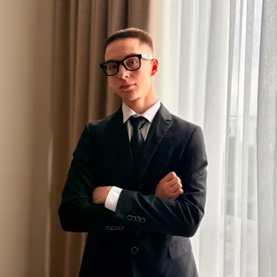 Актёр, 20 лет