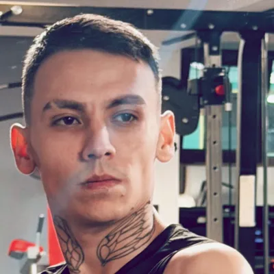 Актёр, 28 лет