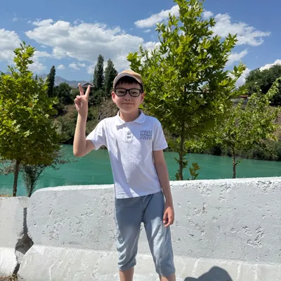 Актер, 9 жас